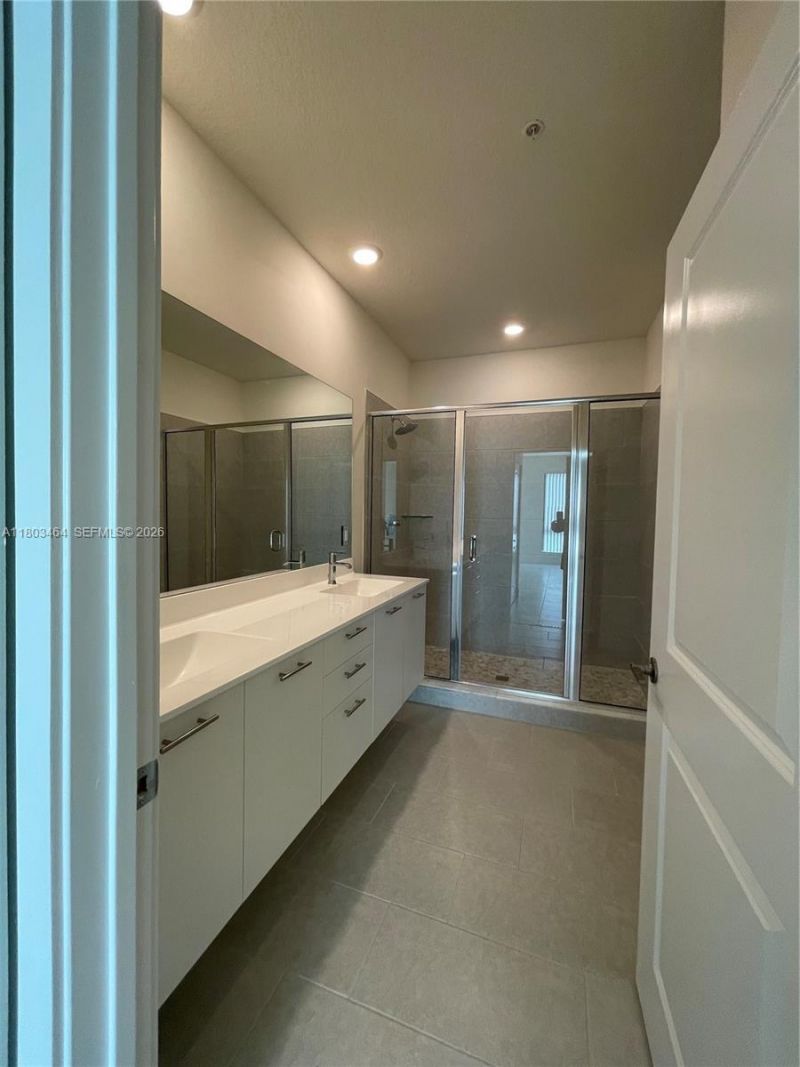 8167 NW 41st St, Unit E-409, Doral, FL 33166 Photo