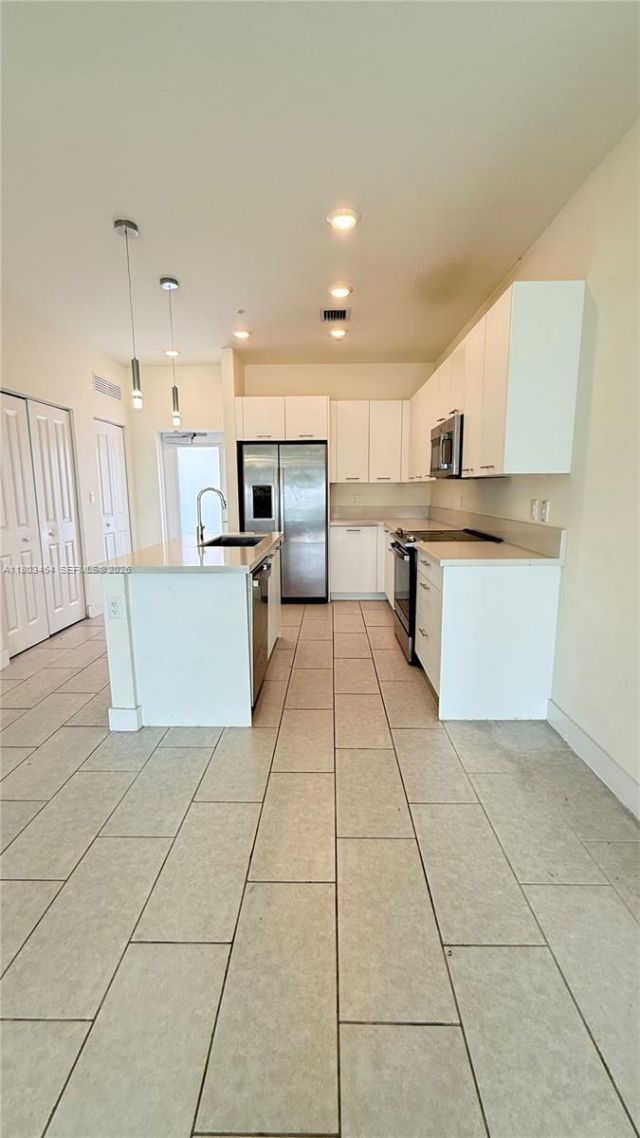 8167 NW 41st St, Unit E-409, Doral, FL 33166 Photo