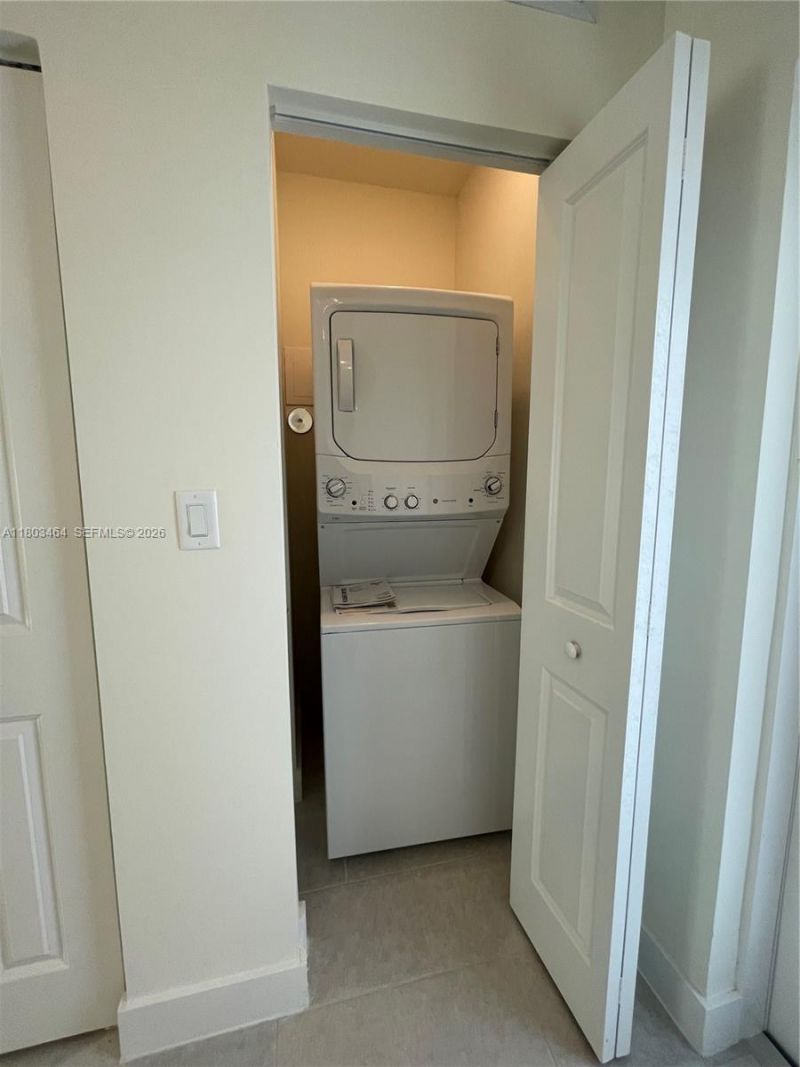 8167 NW 41st St, Unit E-409, Doral, FL 33166 Photo