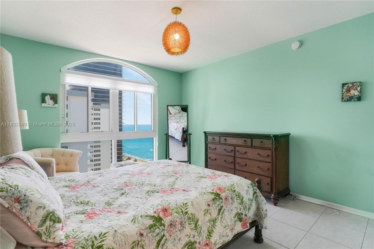 2080 S Ocean Dr, Unit PH4, Hallandale Beach, FL 33009 Photo