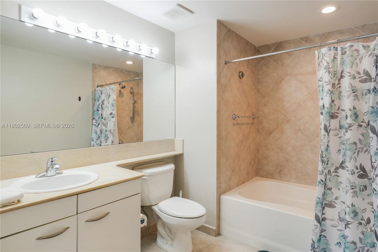 2080 S Ocean Dr, Unit PH4, Hallandale Beach, FL 33009 Photo