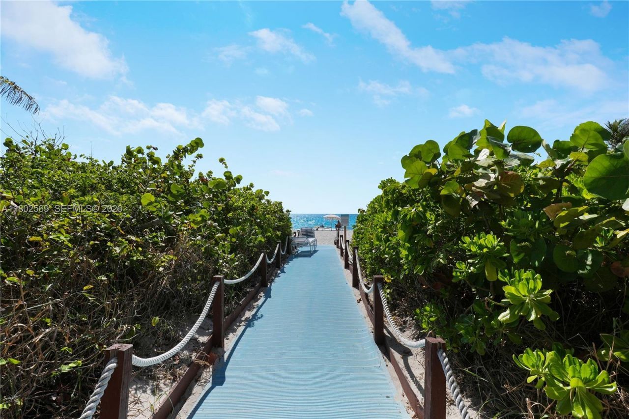 2080 S Ocean Dr, Unit PH4, Hallandale Beach, FL 33009 Photo