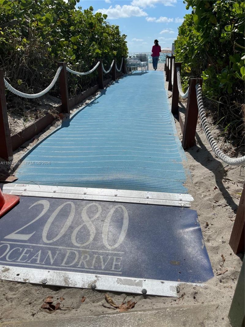 2080 S Ocean Dr, Unit PH4, Hallandale Beach, FL 33009 Photo