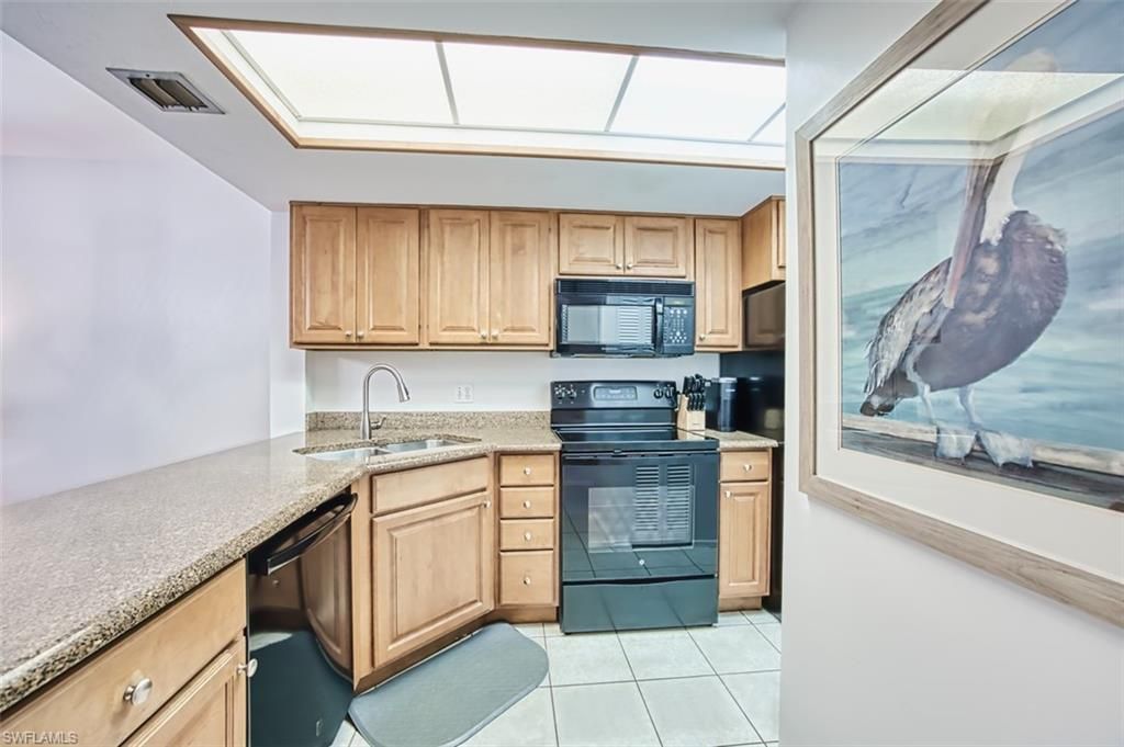 600 Neapolitan Way, Unit 153, Naples, FL 34103 Photo