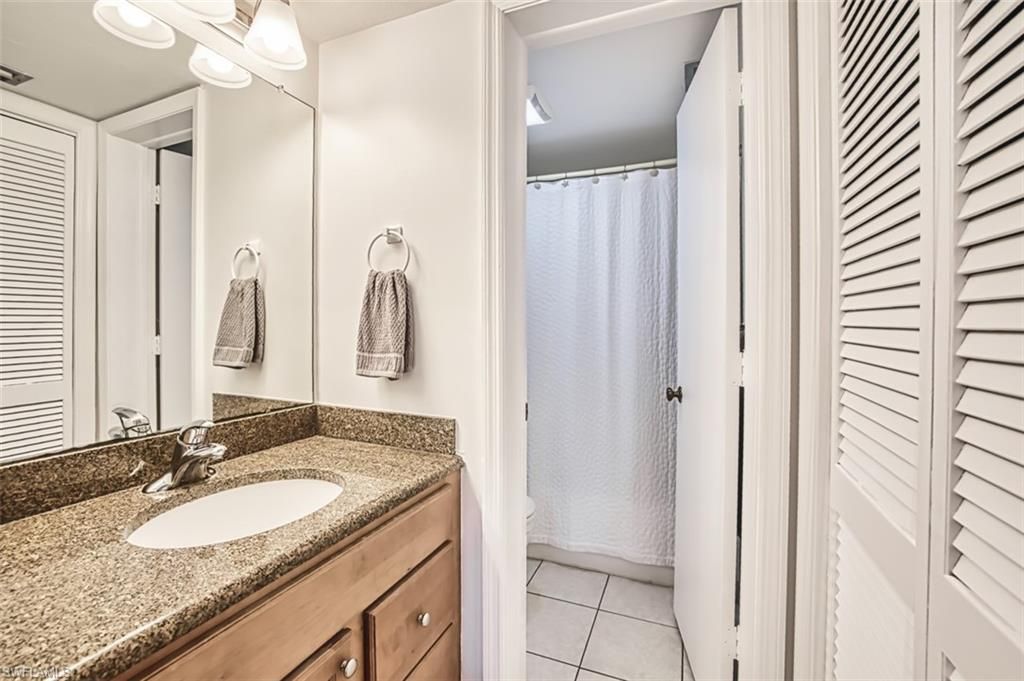 600 Neapolitan Way, Unit 153, Naples, FL 34103 Photo