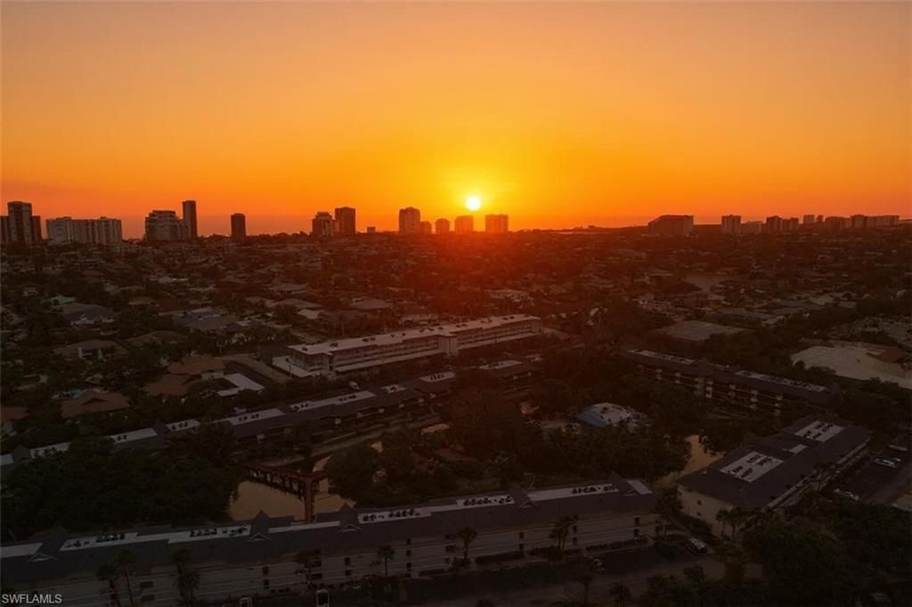 600 Neapolitan Way, Unit 153, Naples, FL 34103 Photo