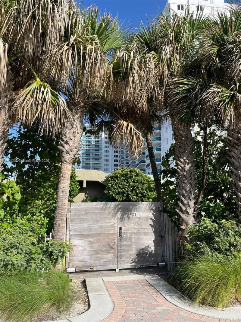 2301 Collins Ave, Unit 326, Miami Beach, FL 33139 Photo