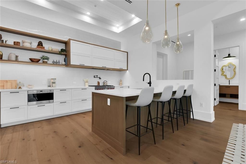 201 8th St S, Unit 208, Naples, FL 34102 Photo