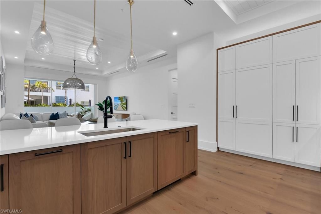 201 8th St S, Unit 208, Naples, FL 34102 Photo