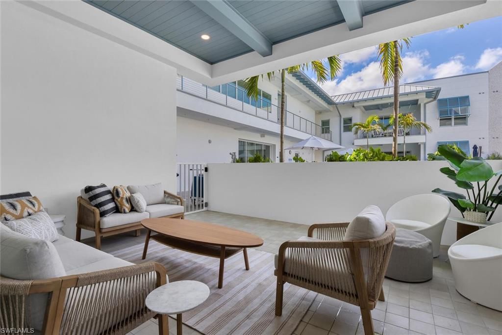 201 8th St S, Unit 208, Naples, FL 34102 Photo