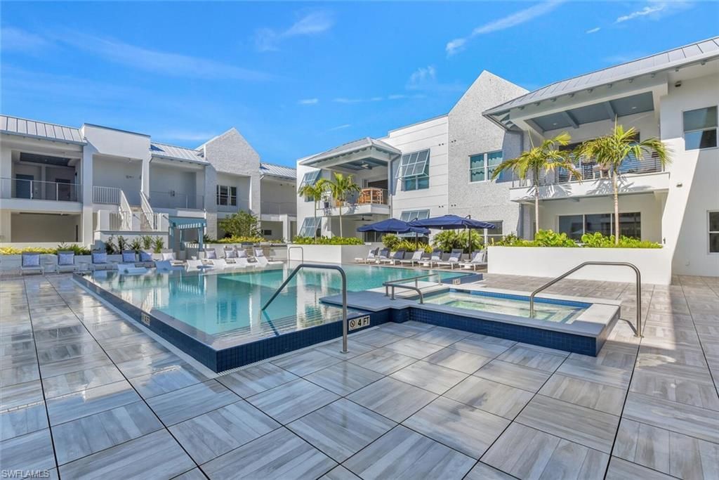 201 8th St S, Unit 208, Naples, FL 34102 Photo