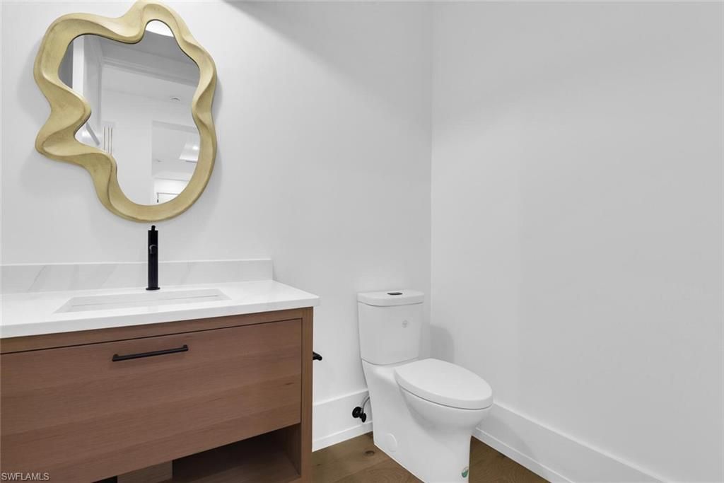 201 8th St S, Unit 208, Naples, FL 34102 Photo