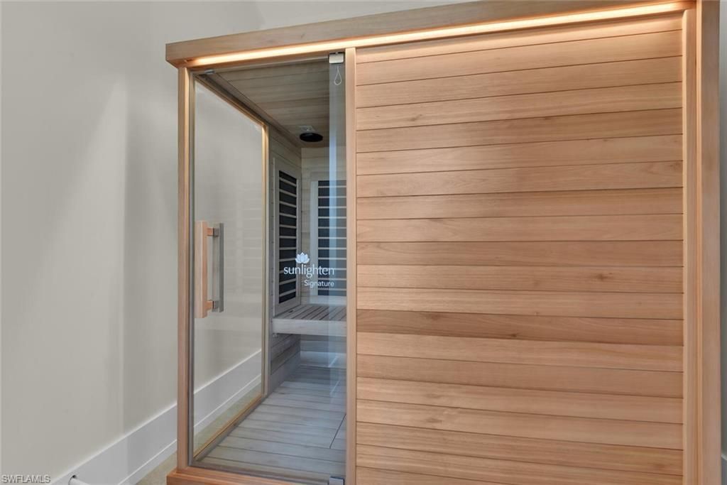 201 8th St S, Unit 208, Naples, FL 34102 Photo