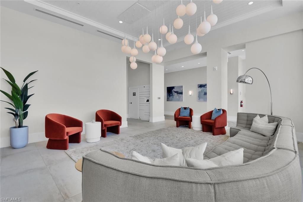 201 8th St S, Unit 208, Naples, FL 34102 Photo