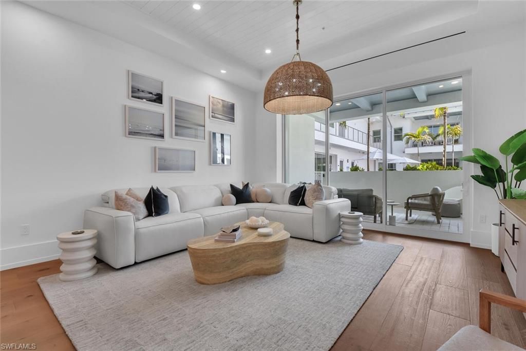 201 8th St S, Unit 208, Naples, FL 34102 Photo