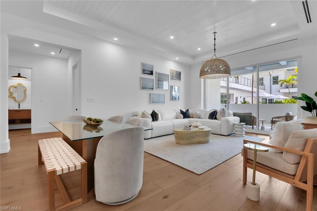 201 8th St S, Unit 208, Naples, FL 34102 Photo