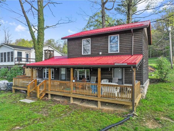 1036 Causeway Dr, Friedens, PA 15541