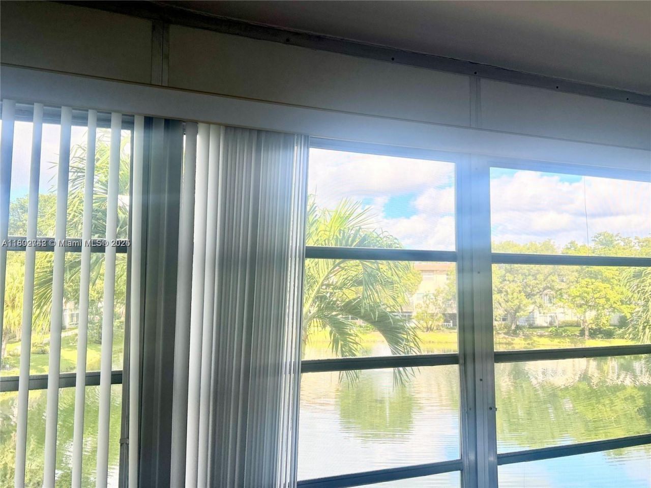 5101 NW 34th St, Unit 202, Lauderdale Lakes, FL 33319 Photo