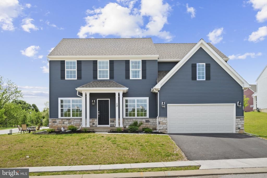 13 BANEBERRY STREET, STEWARTSTOWN, PA 17363