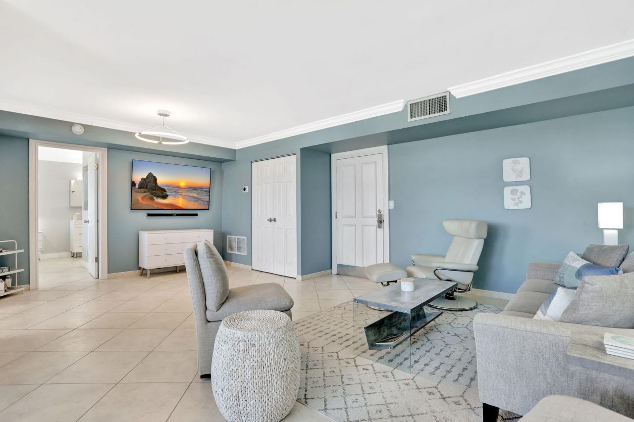 1237 Hillsboro Mile, Unit 402, Hillsboro Beach, FL 33062 Photo