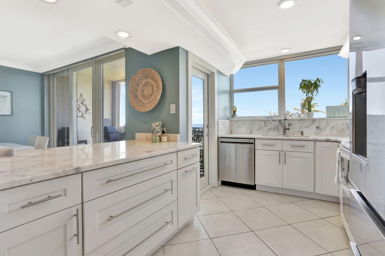1237 Hillsboro Mile, Unit 402, Hillsboro Beach, FL 33062 Photo