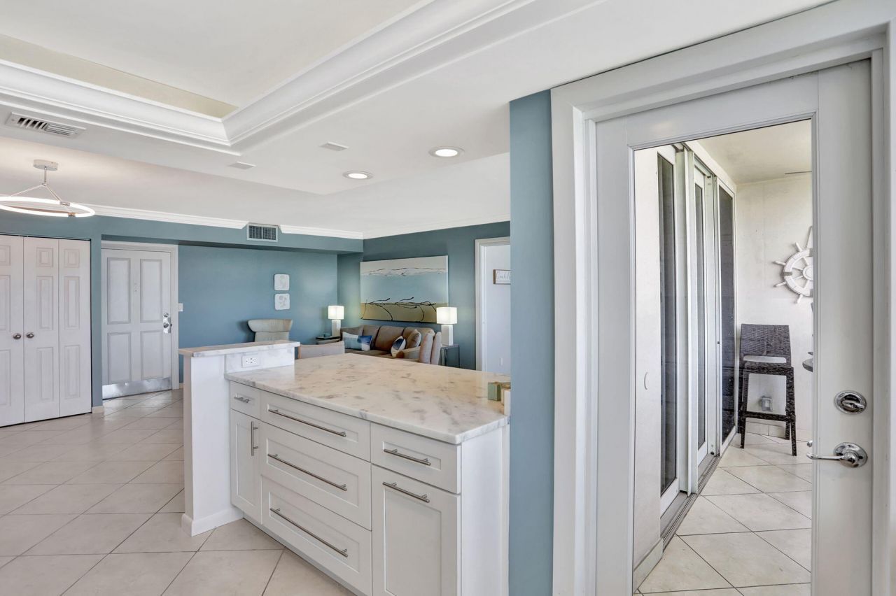 1237 Hillsboro Mile, Unit 402, Hillsboro Beach, FL 33062 Photo