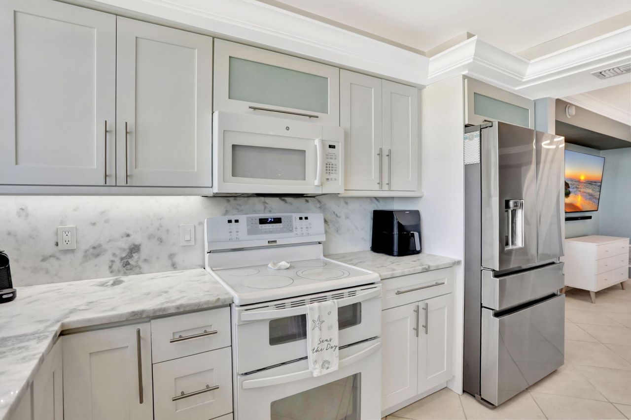 1237 Hillsboro Mile, Unit 402, Hillsboro Beach, FL 33062 Photo