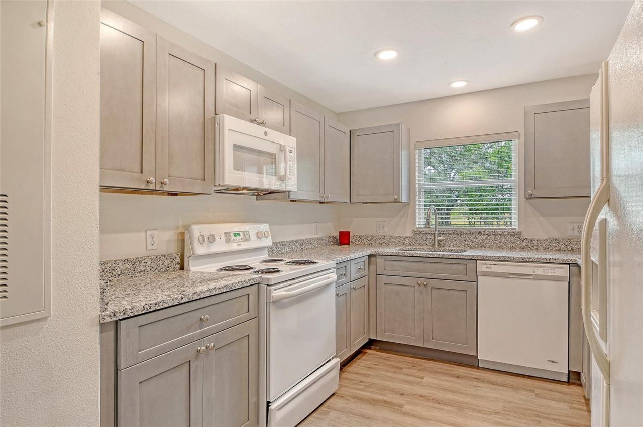 383 Bobby Jones Road, Unit 383, Sarasota, FL 34232 Photo