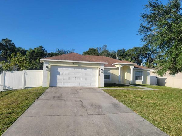 1373 SW Prairie Circle, Port Saint Lucie, FL 34953