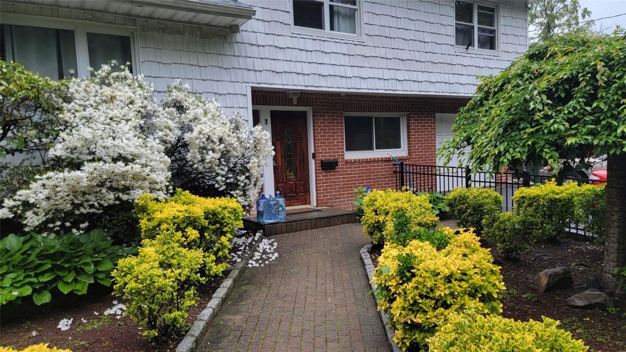 1 Cheshire Lane, Yonkers, NY 10710 Main Photo