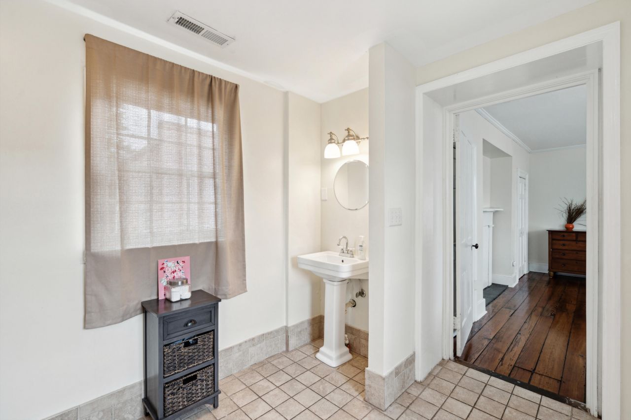 66 Beaufain Street Photo 17