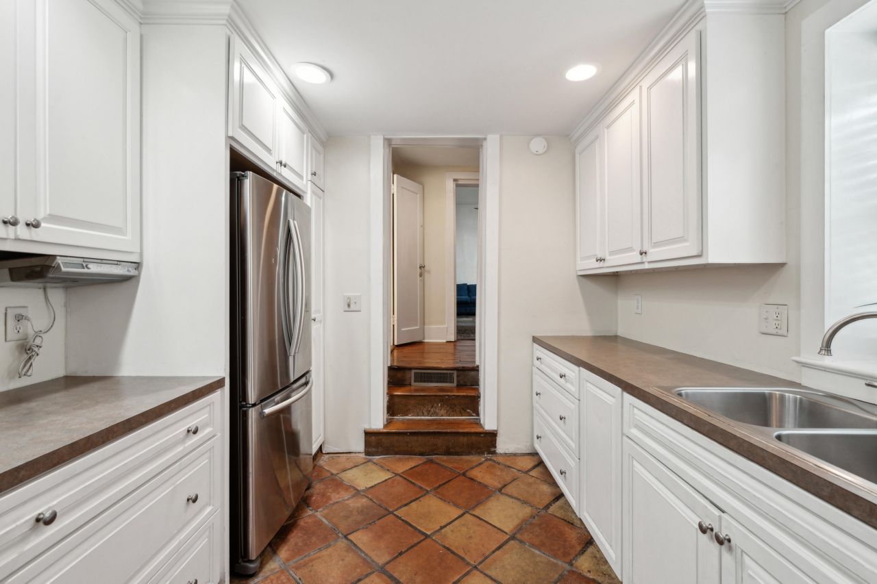 66 Beaufain Street Photo 9