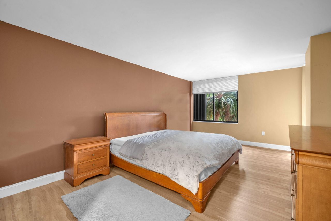 2480 Presidential Way, Unit 303, West Palm Beach, FL 33401 Photo