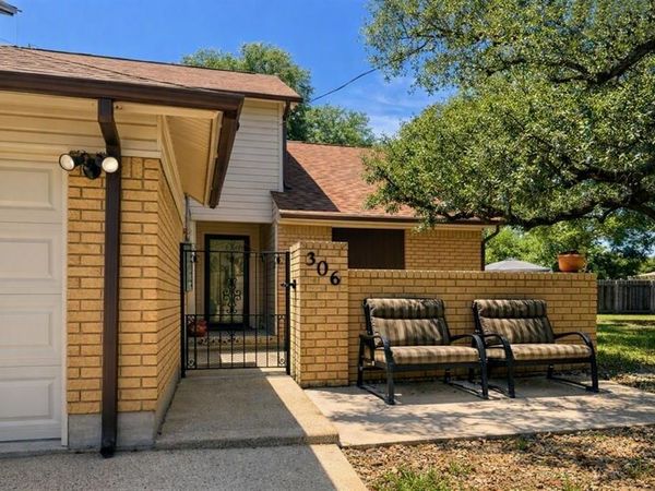 306 S Arnold Street, Lampasas, TX 76550