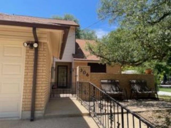 306 S Arnold Street, Lampasas, TX 76550