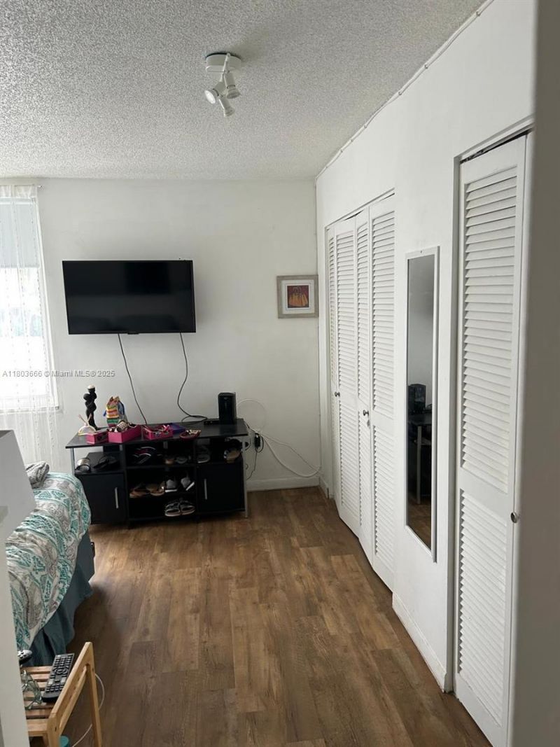 250 180th Dr, Unit 108, Sunny Isles Beach, FL 33160 Photo