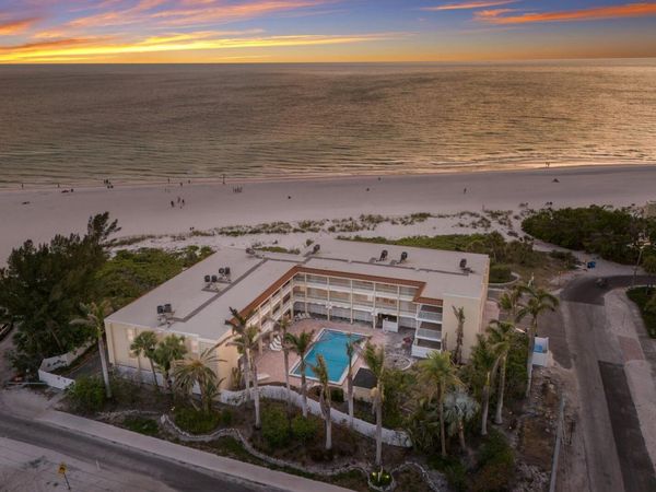 4200 GULF DR, Unit 104, HOLMES BEACH, FL 34217