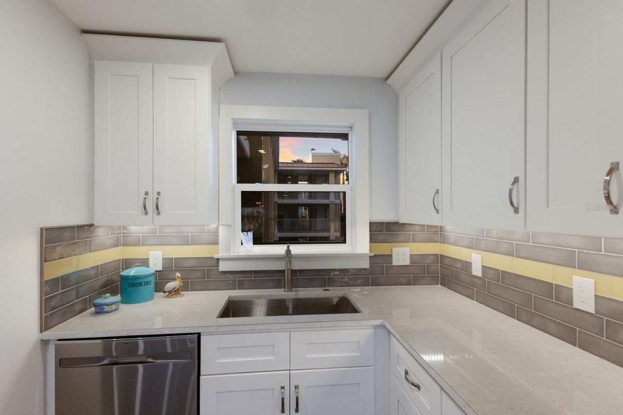 4200 Gulf Dr, Unit 104, Holmes Beach, FL 34217 Photo