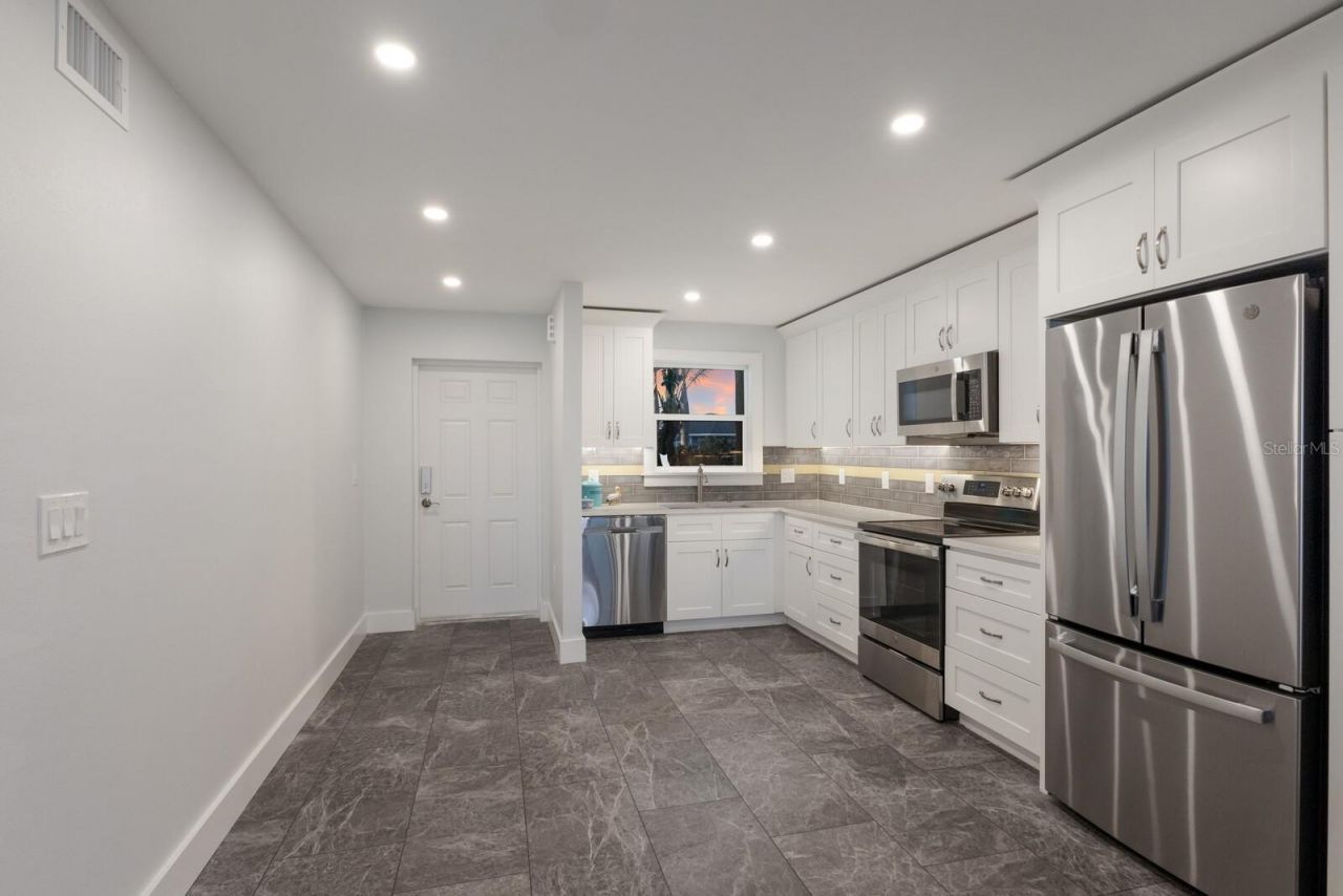 4200 Gulf Dr, Unit 104, Holmes Beach, FL 34217 Photo