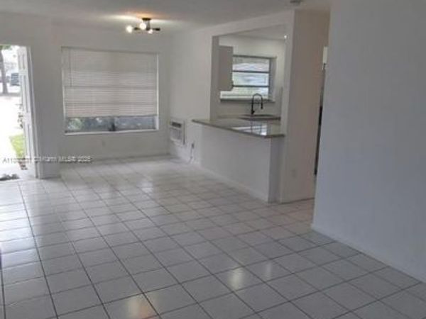 3033 NW 43rd Ave, Unit 108, Lauderdale Lakes, FL 33313