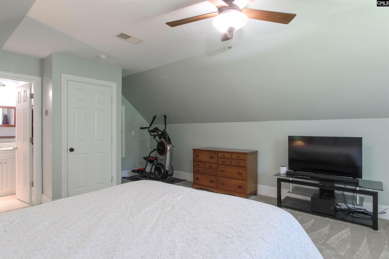 129 Linkside Court Photo 15