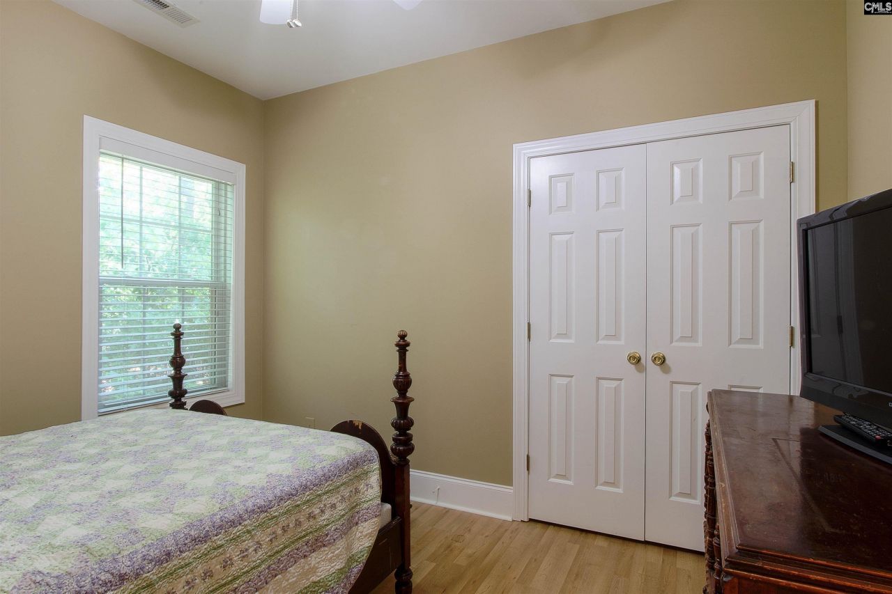 129 Linkside Court Photo 17