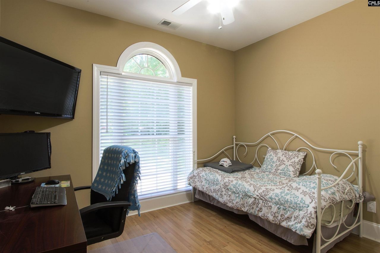 129 Linkside Court Photo 19