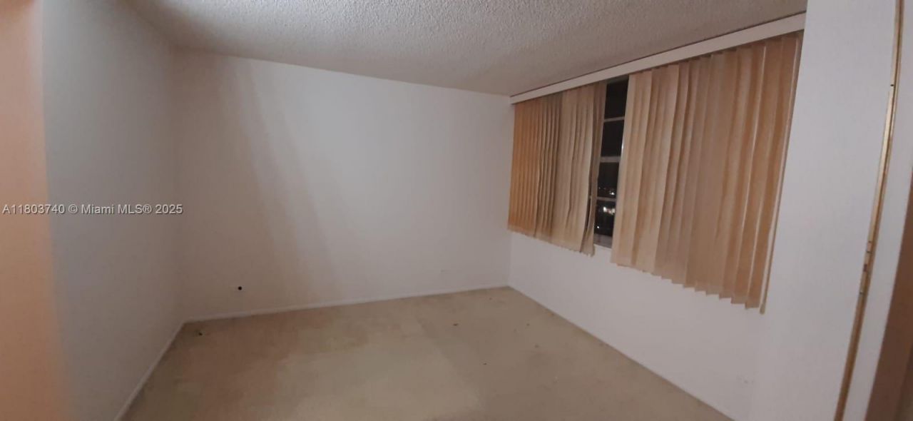 251 174th St, Unit 1711, Sunny Isles Beach, FL 33160 Photo