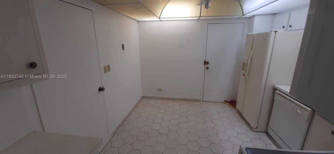 251 174th St, Unit 1711, Sunny Isles Beach, FL 33160 Photo