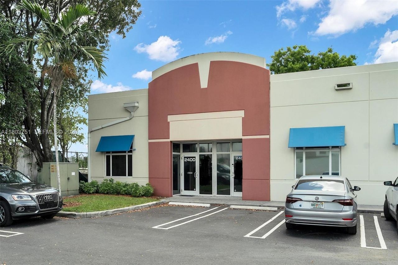 2400 NW 87th Pl, Unit 2400-2402, Doral, FL 33172 Photo