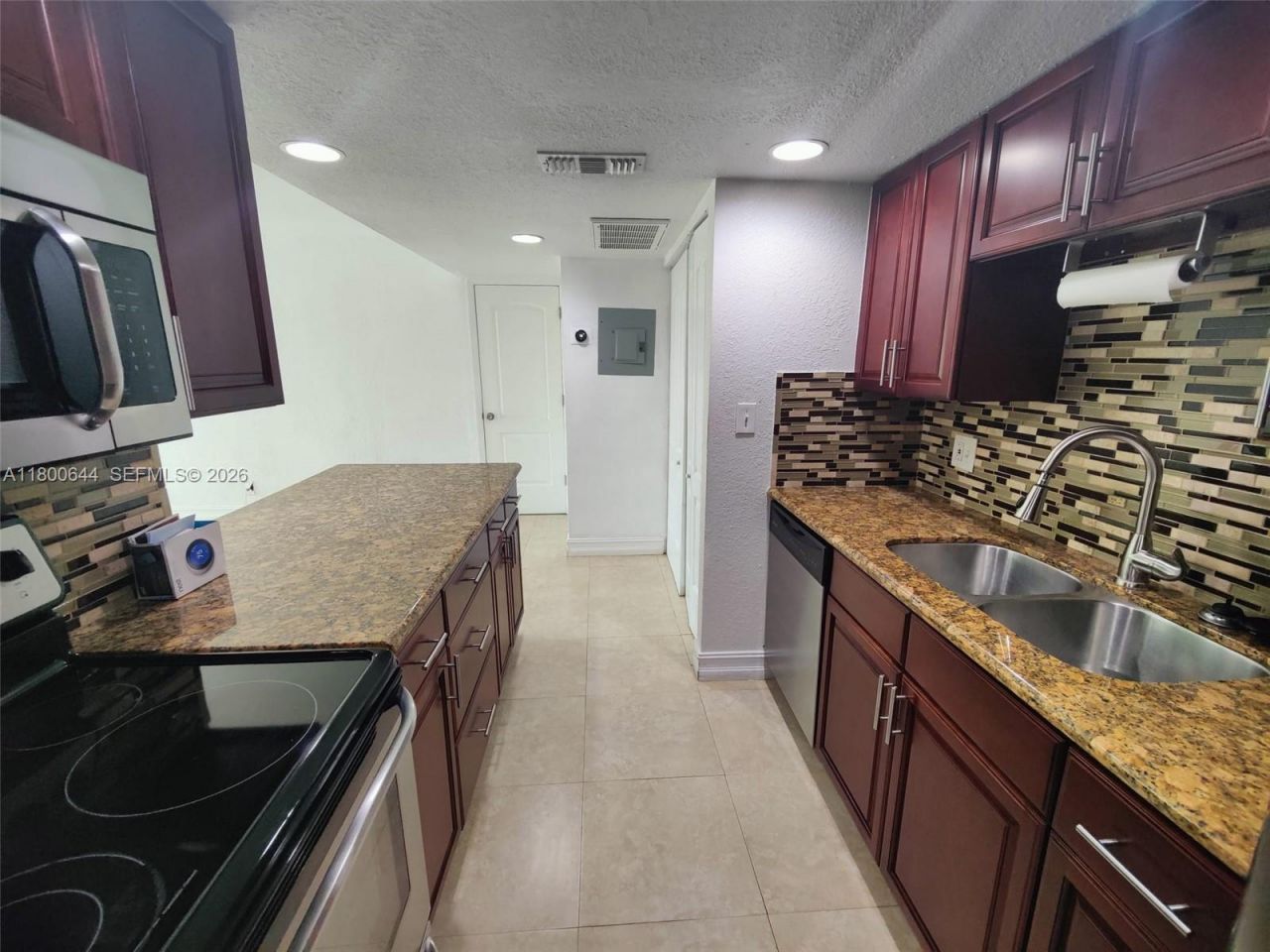 616 Executive Center Dr, Unit 107, West Palm Beach, FL 33401 Photo
