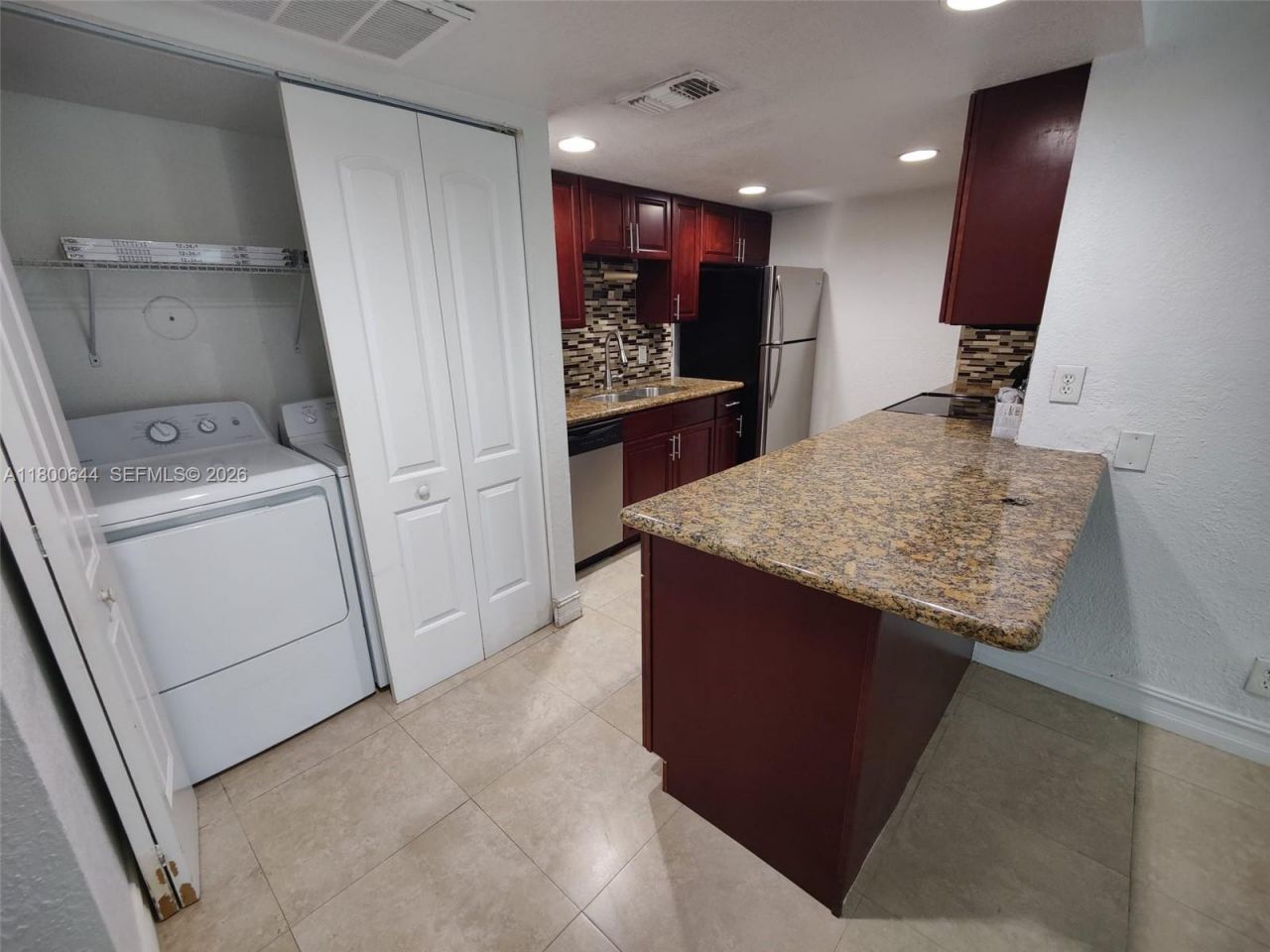 616 Executive Center Dr, Unit 107, West Palm Beach, FL 33401 Photo