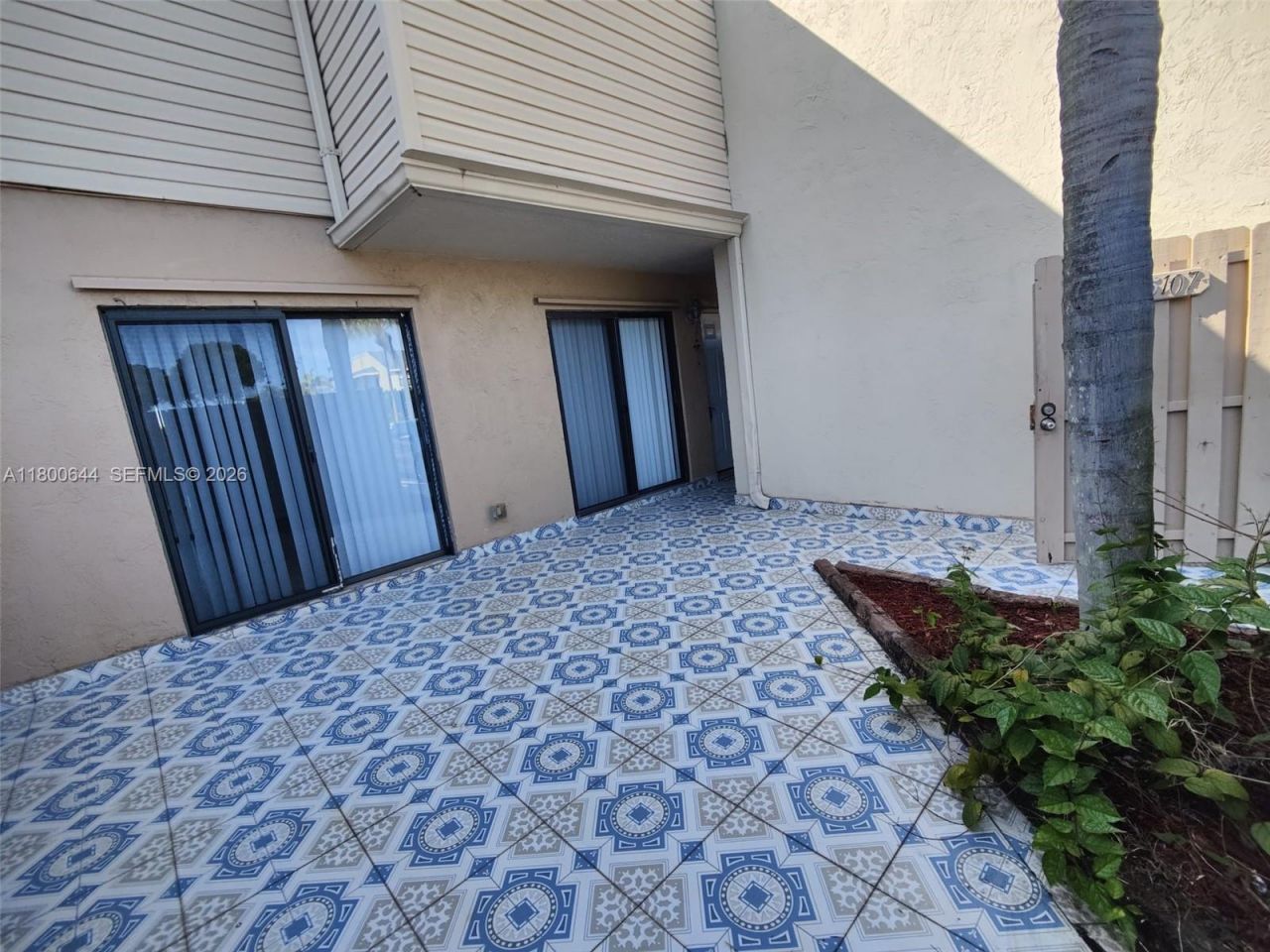 616 Executive Center Dr, Unit 107, West Palm Beach, FL 33401 Photo