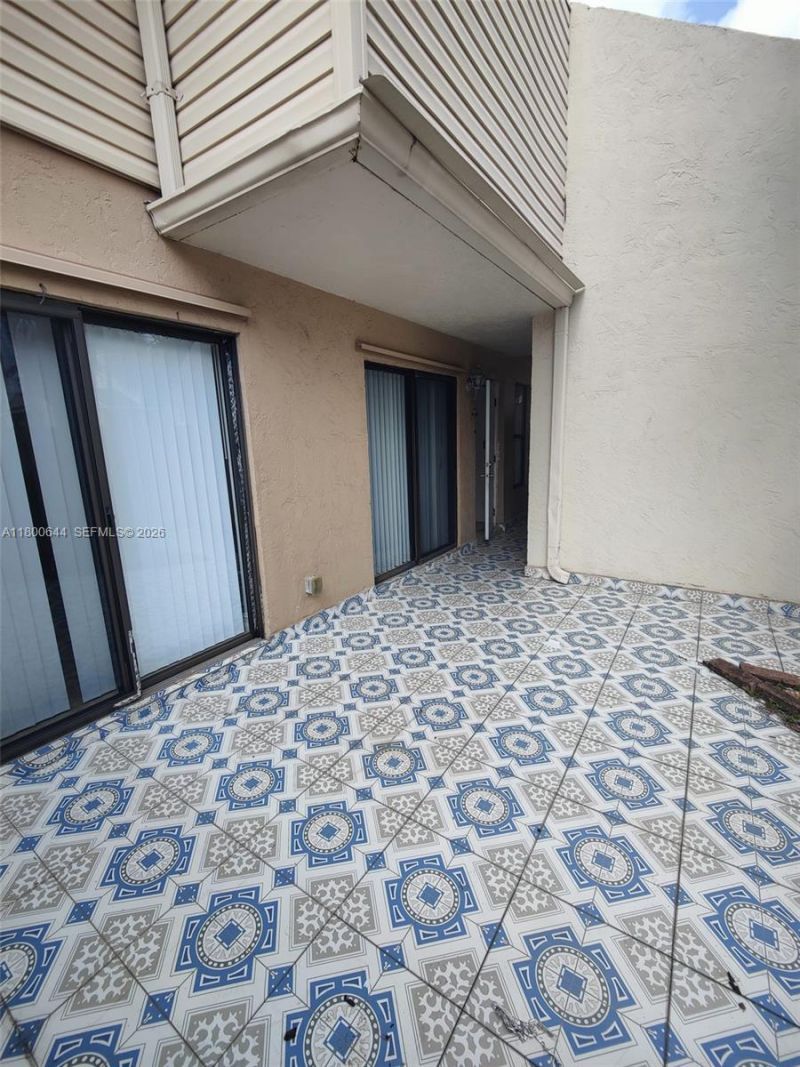 616 Executive Center Dr, Unit 107, West Palm Beach, FL 33401 Photo